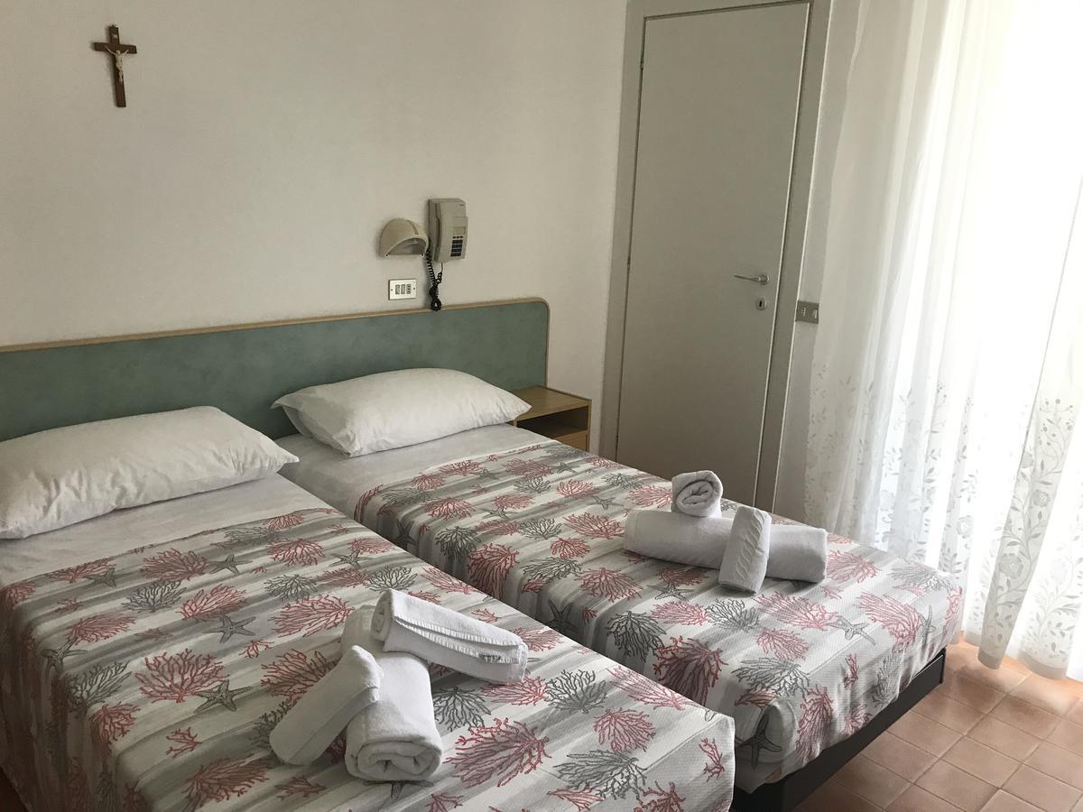 ريميني Hotel Villa Vera المظهر الخارجي الصورة
